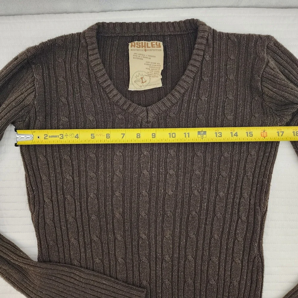 Ashley Aesthetic Perfection‎ Brown V Neck Cable Knit Long Sleeve Sweater - Picture 4 of 6